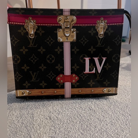 Brand New Limited Edition Louis Vuitton Pouch Clutch 26 - Picture 2 of 8